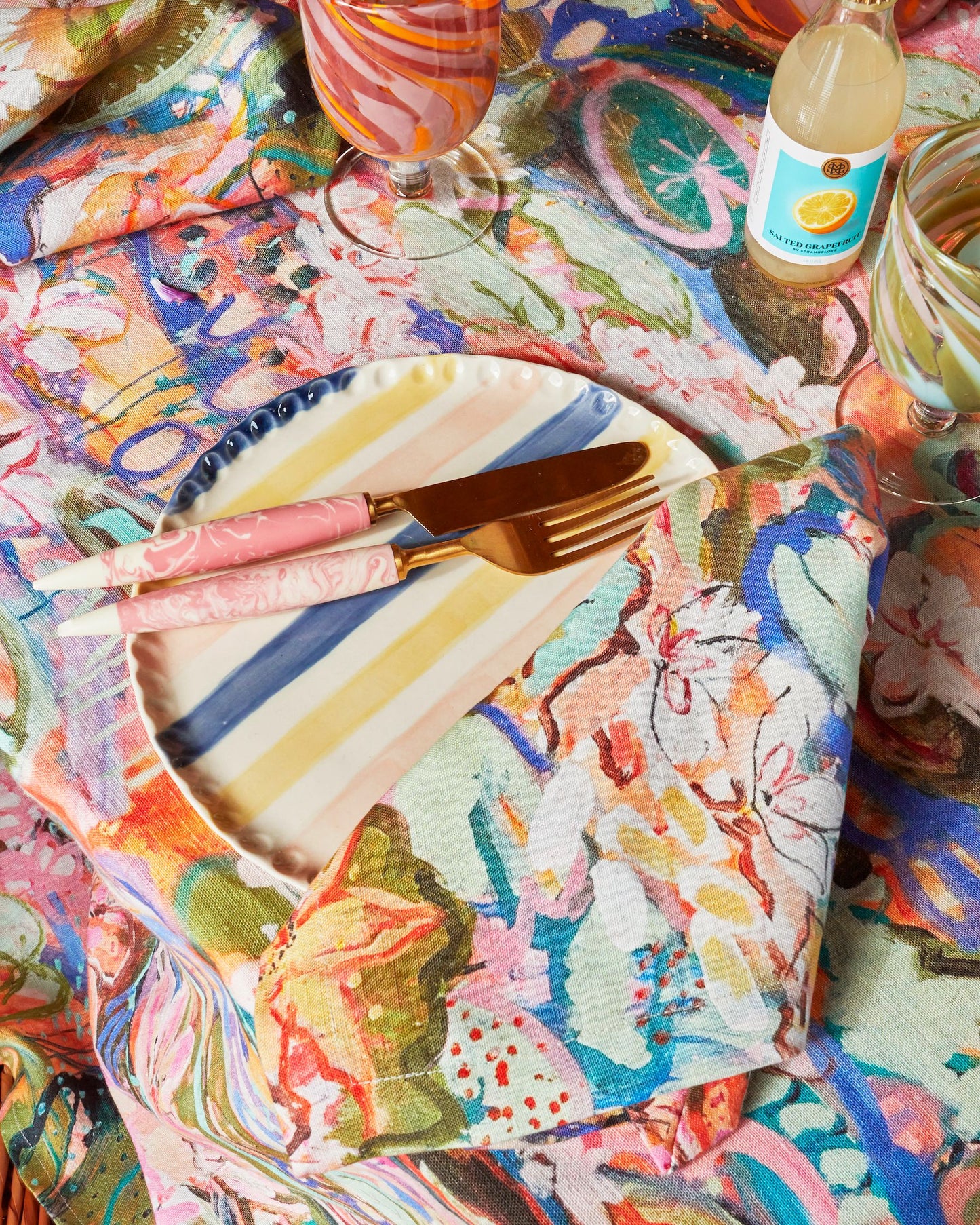 Kip&Co Kezz Brett Waterlily Linen Tablecloth